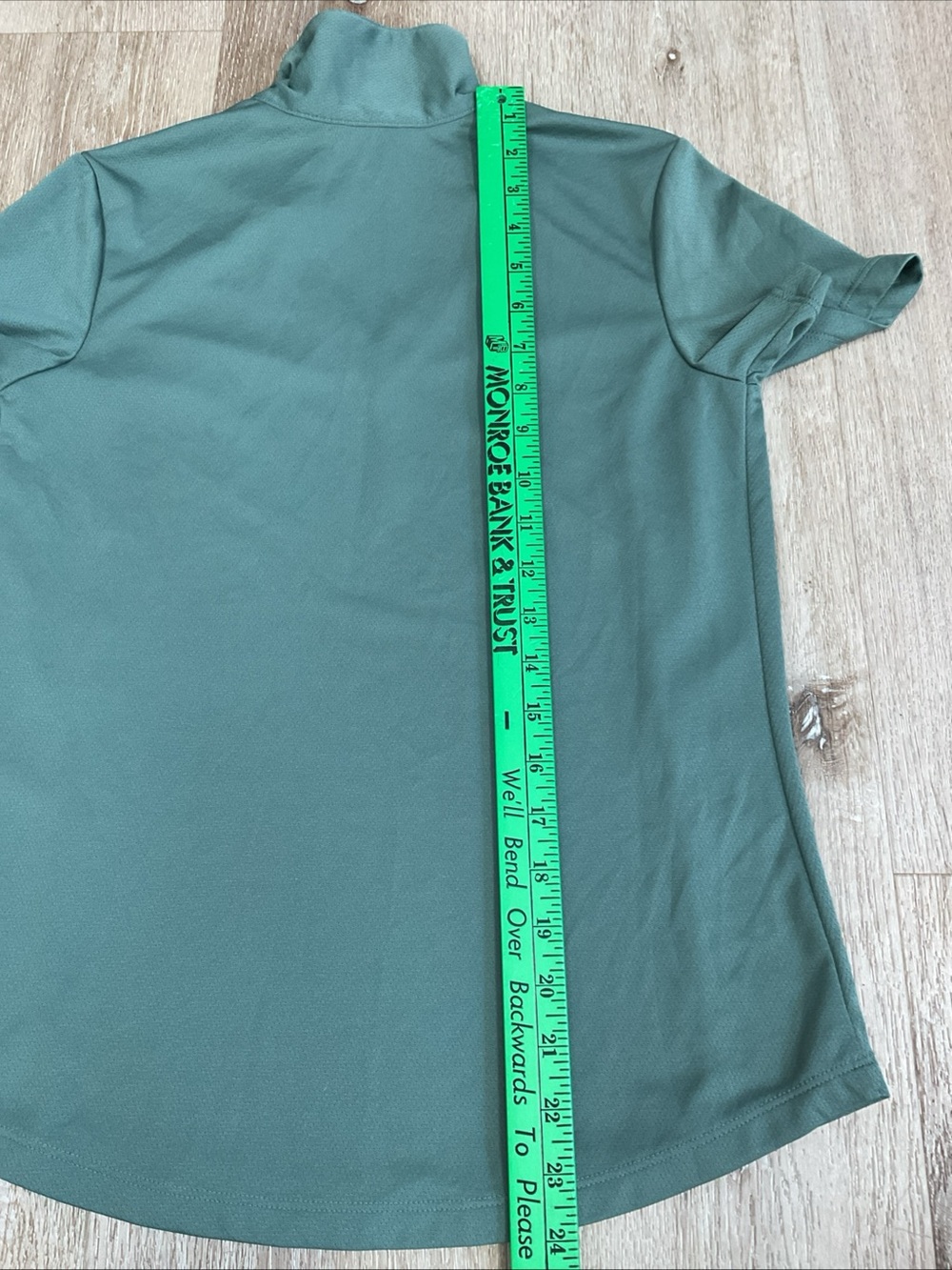 Lady Hagen - Short Sleeve Collared V-Neck Top - Sage Green - Ladies Size Small - Picture 10 of 11
